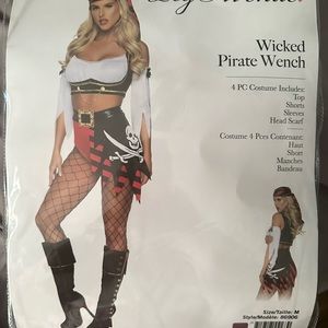 Women’s Wicked Pirate Wench Halloween Costume